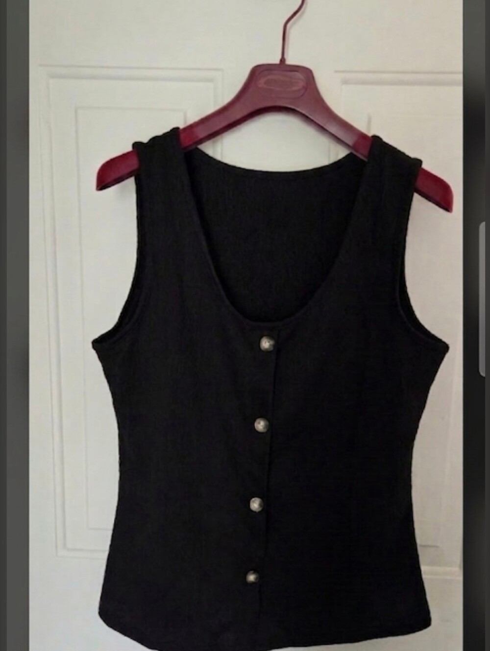 Classic Black Button-Front Women’s Tank Top Size M